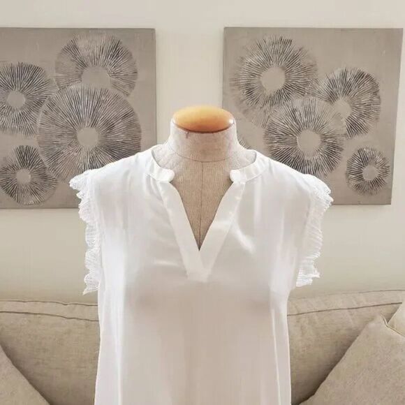 🌹 GIBSON x CITY SAFARI 🌹 NEW! Split Neck Lace Trim Top - [Small, White] - Picture 3 of 11